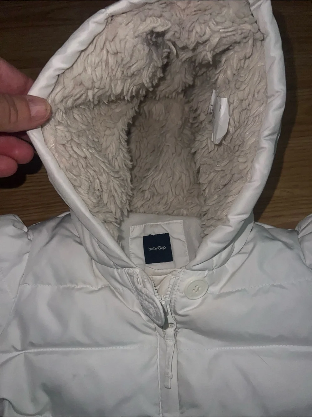 GAP cream colored